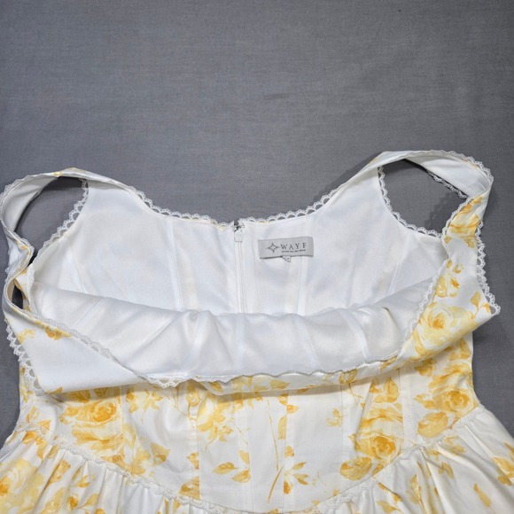 WAYF Desi Corset Midi Dress Small White Yellow Floral Lace Trim Milkmaid Size S - Picture 6 of 13